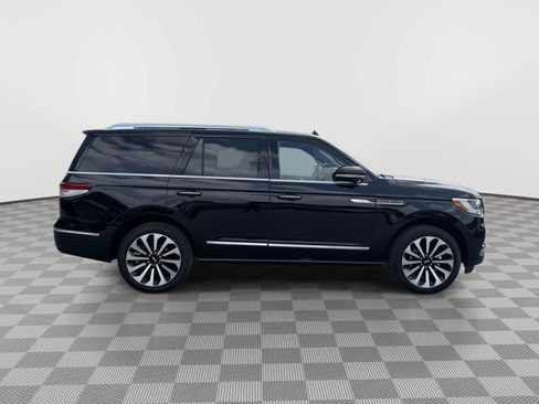 Used 2024 Lincoln Navigator Reserve AWD/4WD image 8