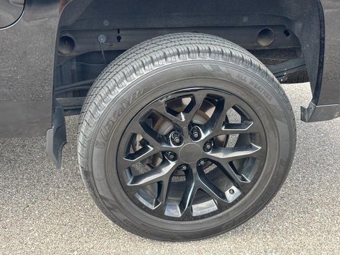 Used 2018 Chevrolet Silverado 1500 LT w/ All Star Edition AWD/4WD image 10