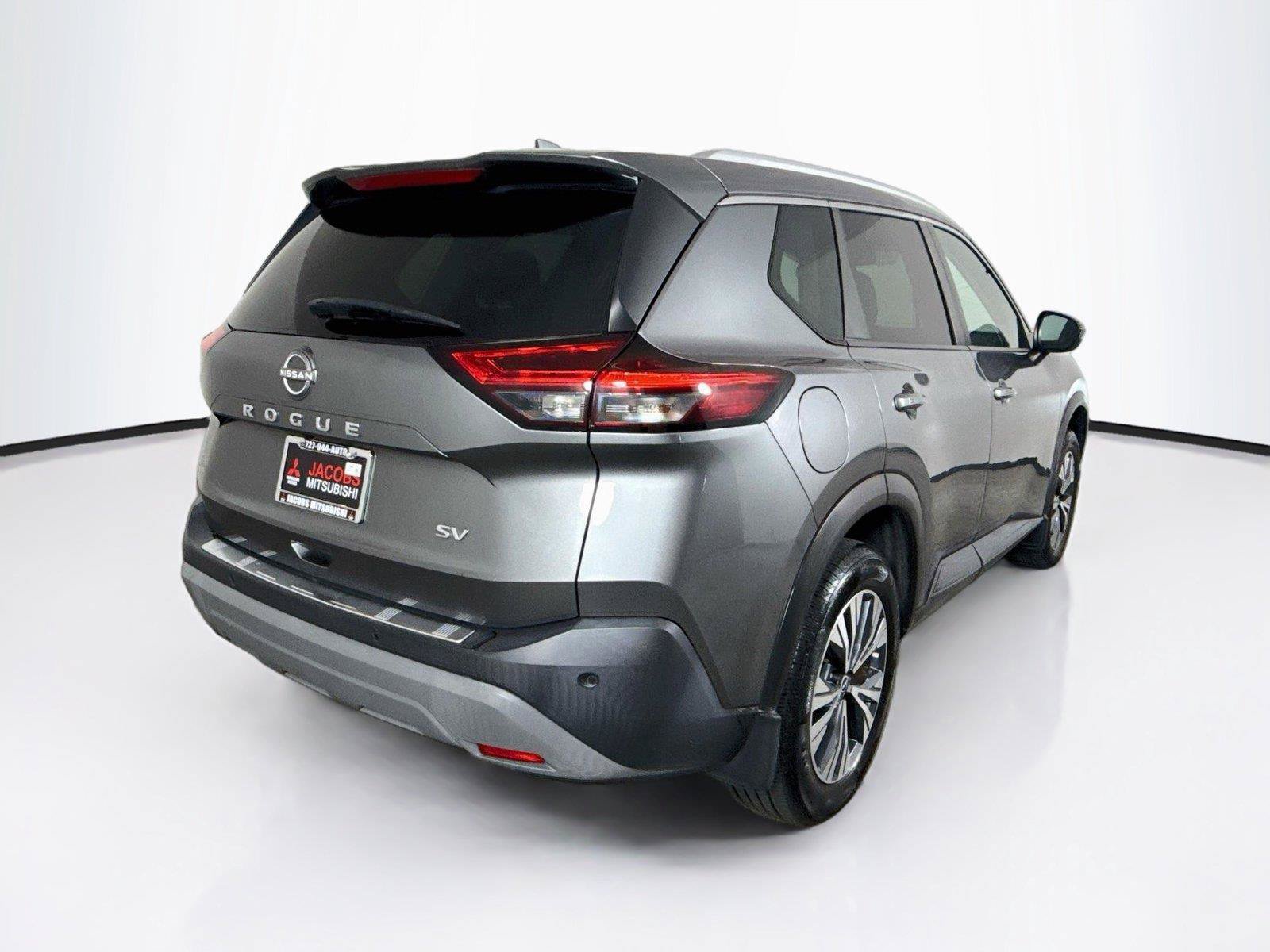 Used 2022 Nissan Rogue SV w/ SV Premium Package FWD image 6
