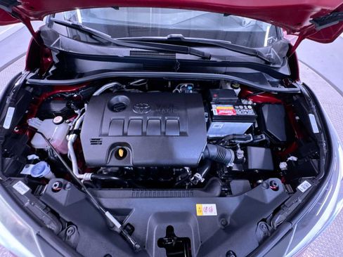 Used 2021 Toyota C-HR Limited FWD image 3