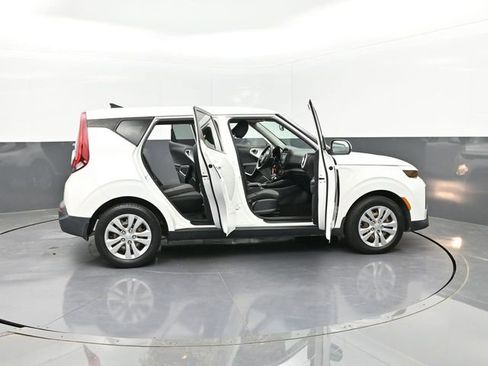 Used 2020 Kia Soul LX image 25