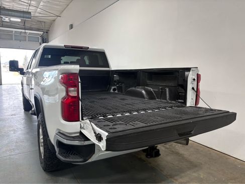 Used 2024 Chevrolet Silverado 3500 LT AWD/4WD image 4