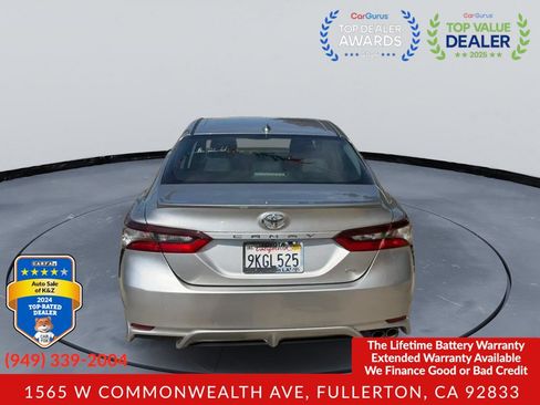 Used 2021 Toyota Camry SE FWD image 4