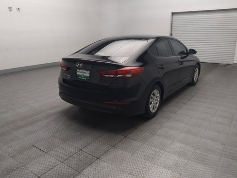 Used 2018 Hyundai Elantra SE FWD image 9