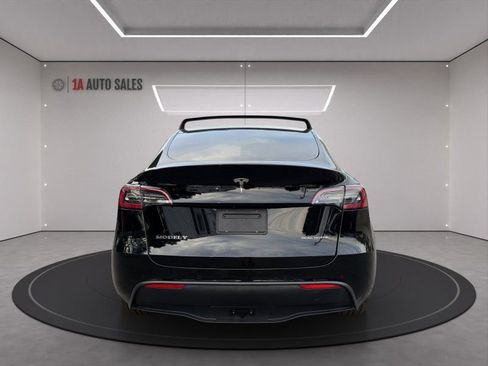 Used 2020 Tesla Model Y Long Range image 4
