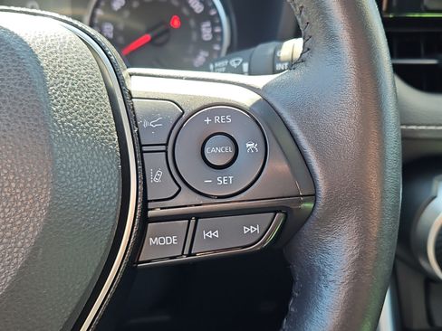 Used 2021 Toyota RAV4 XLE Premium AWD/4WD image 20