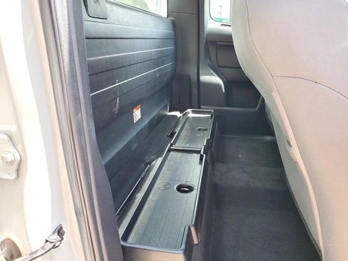 Used 2016 Toyota Tacoma SR RWD image 14