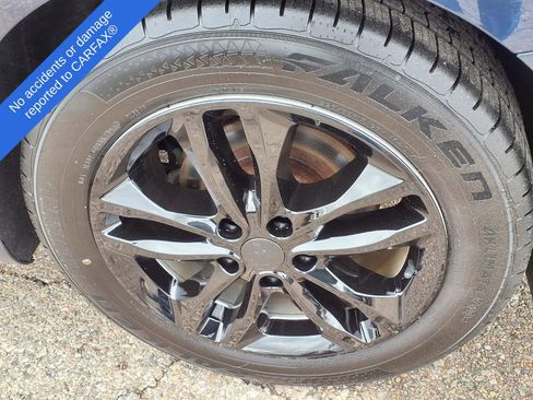 Used 2016 Chevrolet Malibu LT w/ Leather Package FWD image 9
