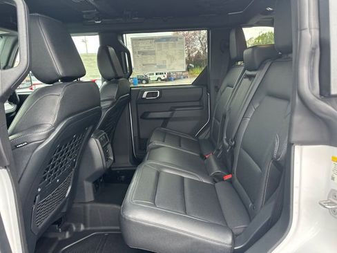 New 2025 Ford Bronco Big Bend w/ Black Diamond Package image 10