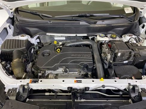 Used 2023 Chevrolet Equinox LS w/ LS Convenience Package FWD image 16