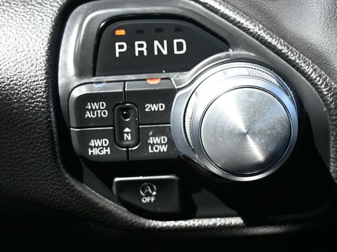 Used 2025 RAM 1500 Laramie AWD/4WD image 14