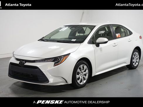 Certified 2023 Toyota Corolla LE image 1