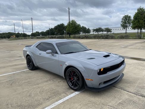 Used 2021 Dodge Challenger R/T Scat Pack RWD image 27