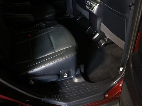 Used 2019 Toyota Highlander Limited Platinum AWD/4WD image 36