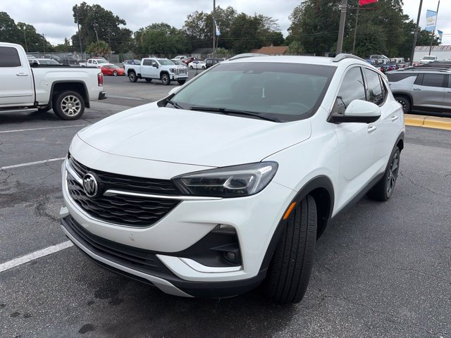 Used 2022 Buick Encore GX Essence w/ Advanced Technology Package FWD image 1