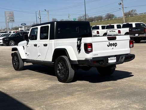 Used 2024 Jeep Gladiator Sport image 10