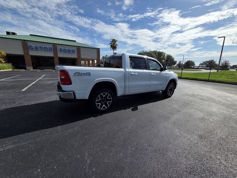 Used 2025 RAM 1500 Laramie AWD/4WD image 5