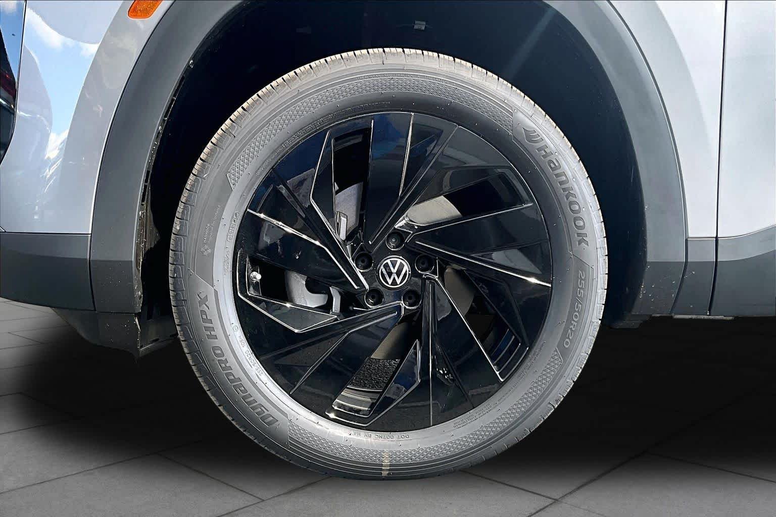 New 2027 Volkswagen Atlas SE FWD image 11