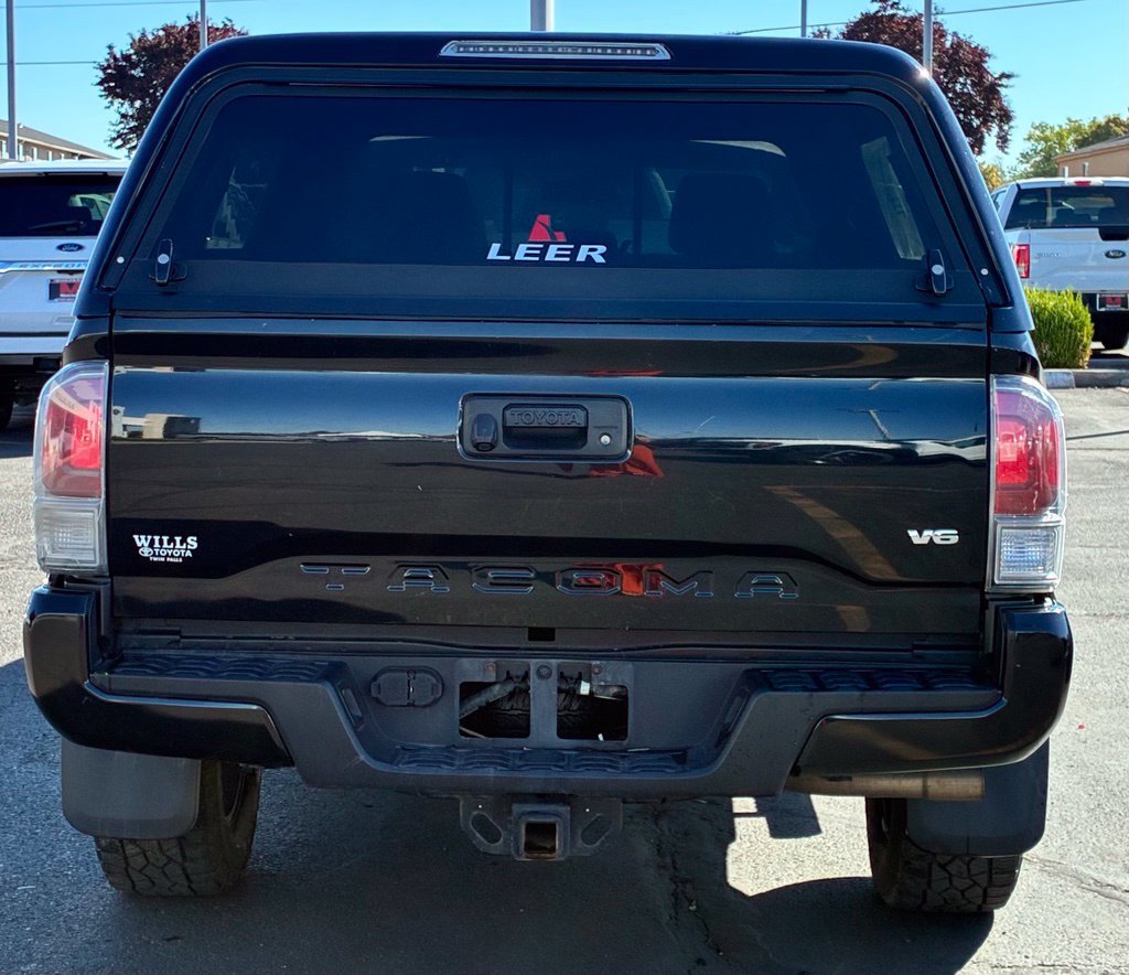 Used 2021 Toyota Tacoma TRD Sport AWD/4WD image 3