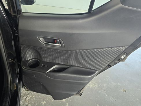 Used 2022 Toyota C-HR XLE image 26