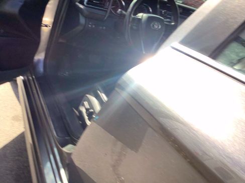 Used 2020 Toyota Camry SE w/ Carpet Mat Package FWD image 30