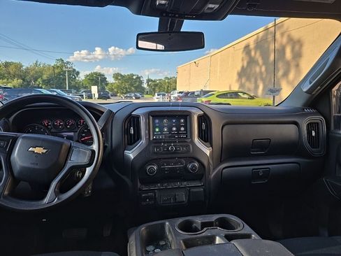Used 2022 Chevrolet Silverado 2500 Custom w/ Custom Value Package AWD/4WD image 7
