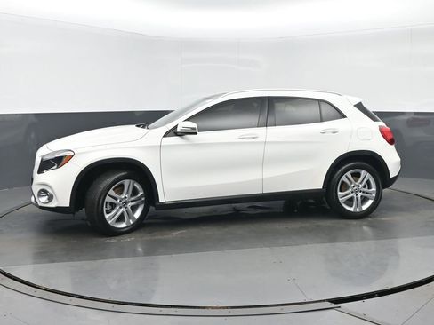 Used 2019 Mercedes-Benz GLA 250 4MATIC w/ Premium Package image 6