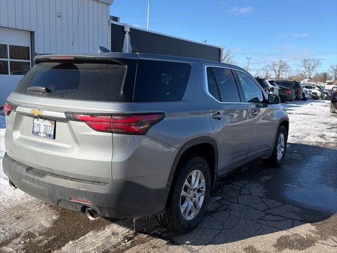 Used 2023 Chevrolet Traverse LS image 4