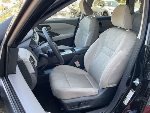 Used 2025 Nissan Rogue SV FWD image 14