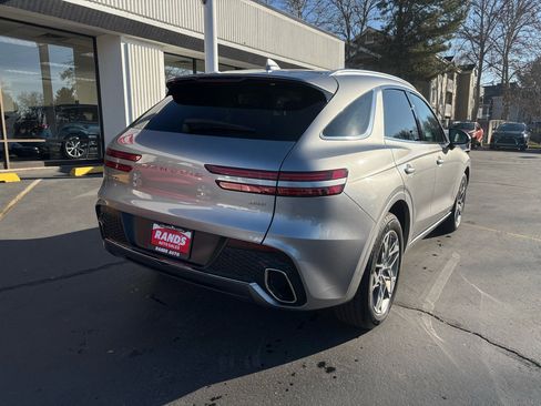 Used 2025 Genesis GV70 2.5T w/ Select Package image 9