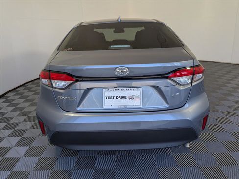 Used 2023 Toyota Corolla LE image 6