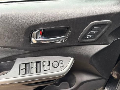 Used 2016 Honda CR-V Touring image 18