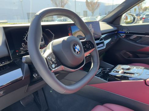 Certified 2025 BMW 530i xDrive w/ Premium Package image 17