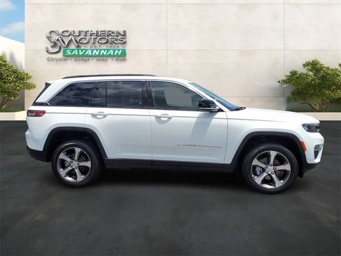 New 2024 Jeep Grand Cherokee Limited w/ Luxury Tech Group II AWD/4WD image 6