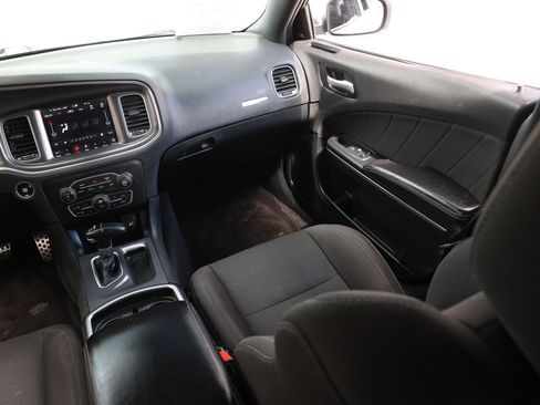 Used 2018 Dodge Charger R/T Scat Pack image 27