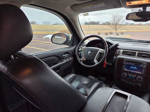 Used 2010 GMC Sierra 1500 Denali image 50