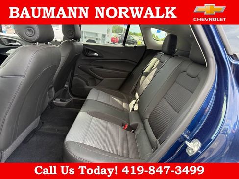 Used 2024 Chevrolet Trax LT w/ Driver Confidence Package FWD image 17