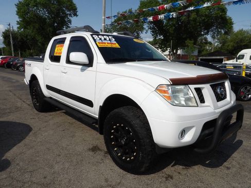 Used 2011 Nissan Frontier PRO-4X w/ Pro-4x Luxury Pkg AWD/4WD image 3