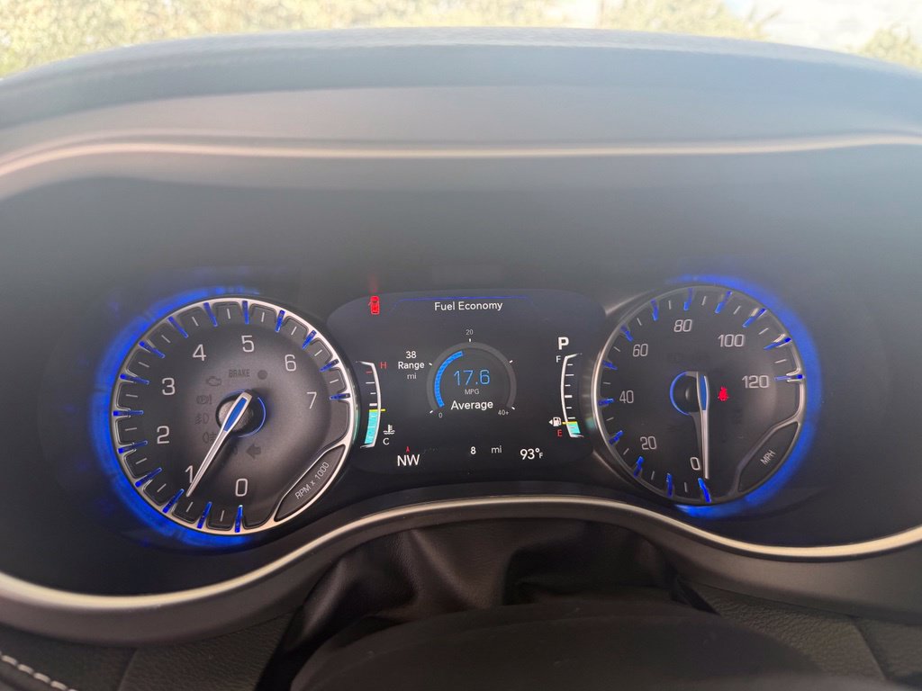 New 2027 Chrysler Pacifica Select w/ Family Tech Group FWD image 21