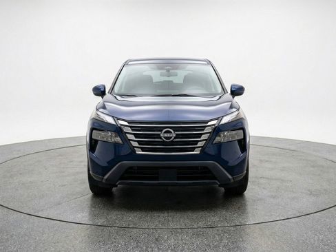 Used 2025 Nissan Rogue SV image 1