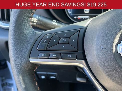 New 2025 Nissan Versa SR w/ Trunk Package image 19