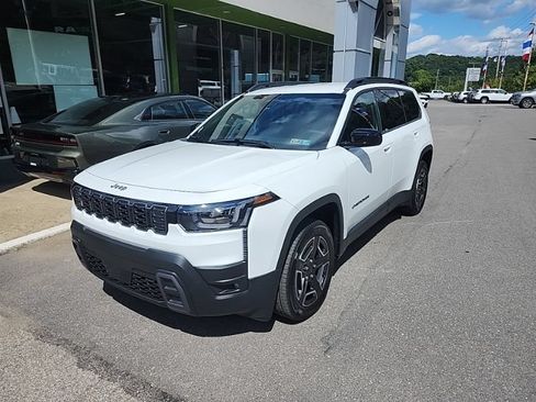 Used 2026 Jeep Cherokee Laredo AWD/4WD image 3
