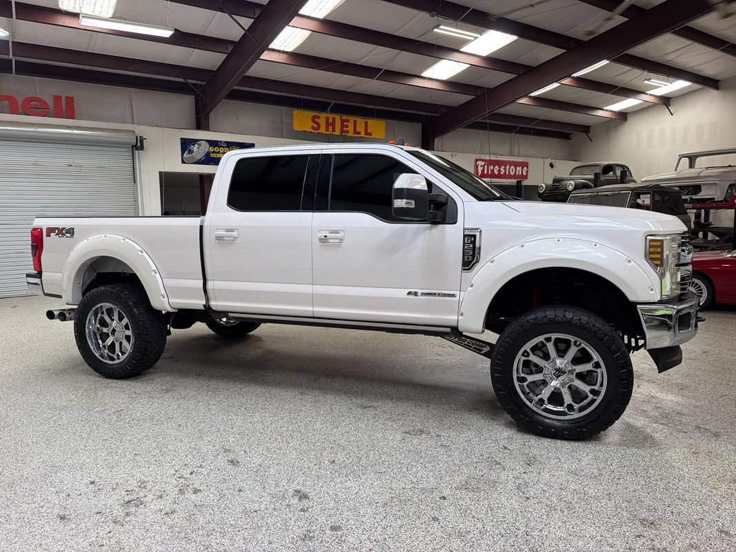 Used 2019 Ford F250 Lariat w/ Lariat Ultimate Package AWD/4WD image 10