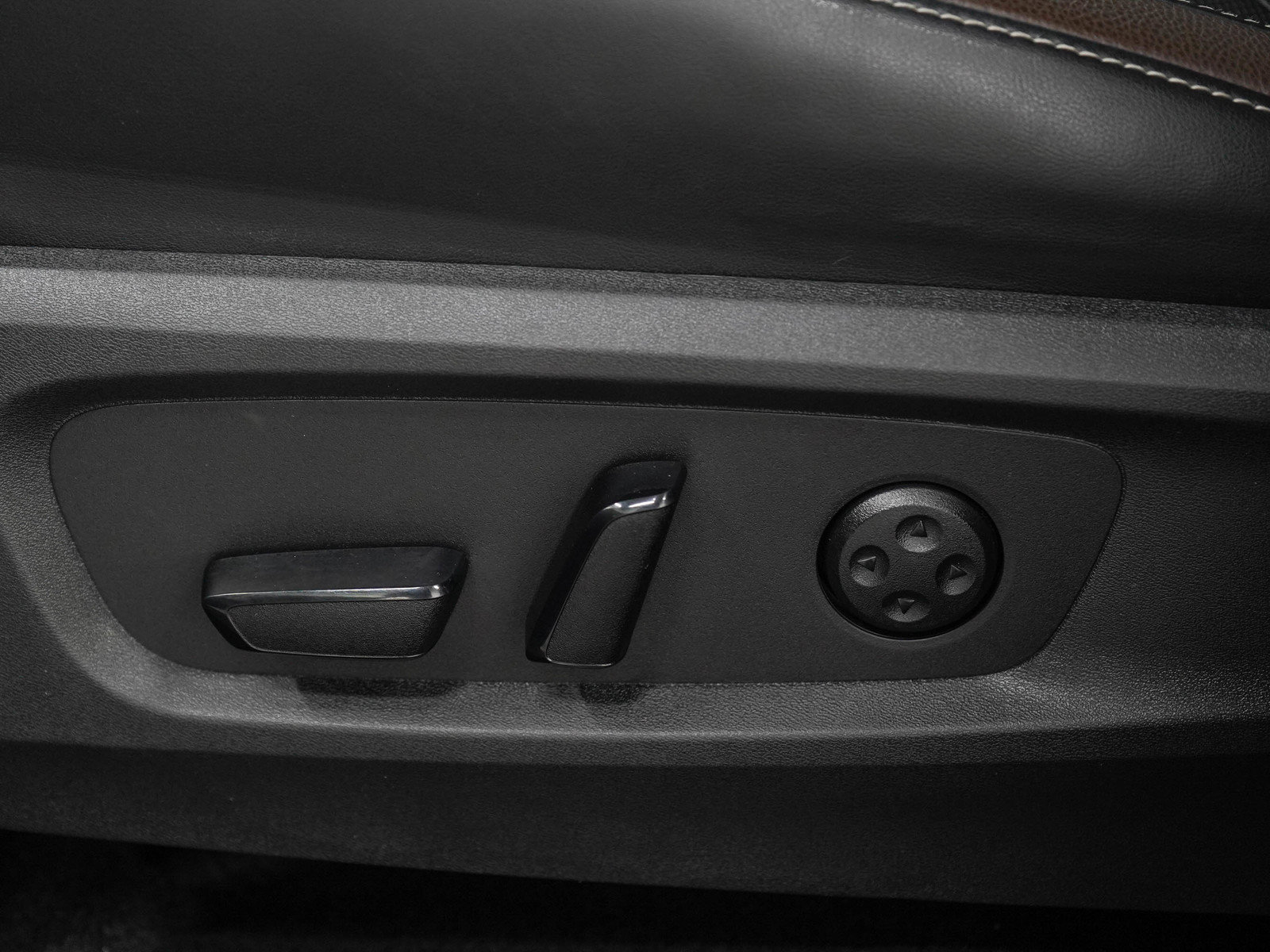 Used 2022 Nissan Pathfinder Platinum AWD/4WD image 48