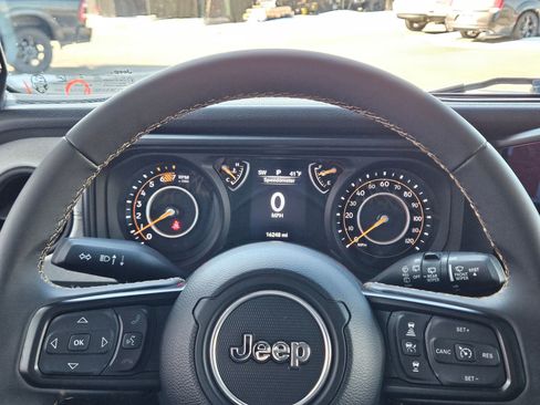 Used 2024 Jeep Wrangler Sport S image 17