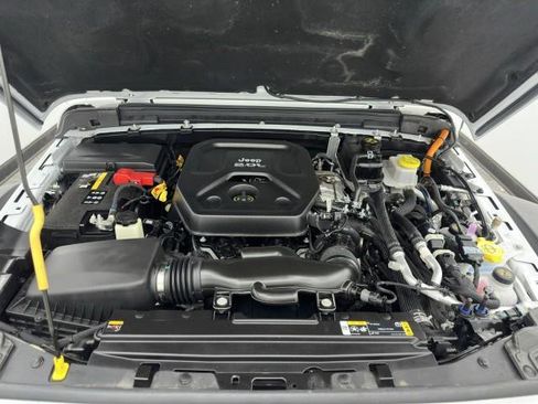 Used 2023 Jeep Wrangler Unlimited Rubicon 4xe image 3