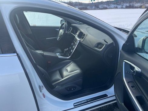 Used 2016 Volvo V60 T5 Premier image 10