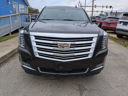 Used 2017 Cadillac Escalade Platinum AWD/4WD image 8