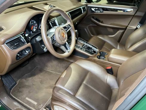 Used 2018 Porsche Macan image 22