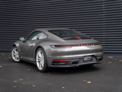 Certified 2022 Porsche 911 Carrera image 3